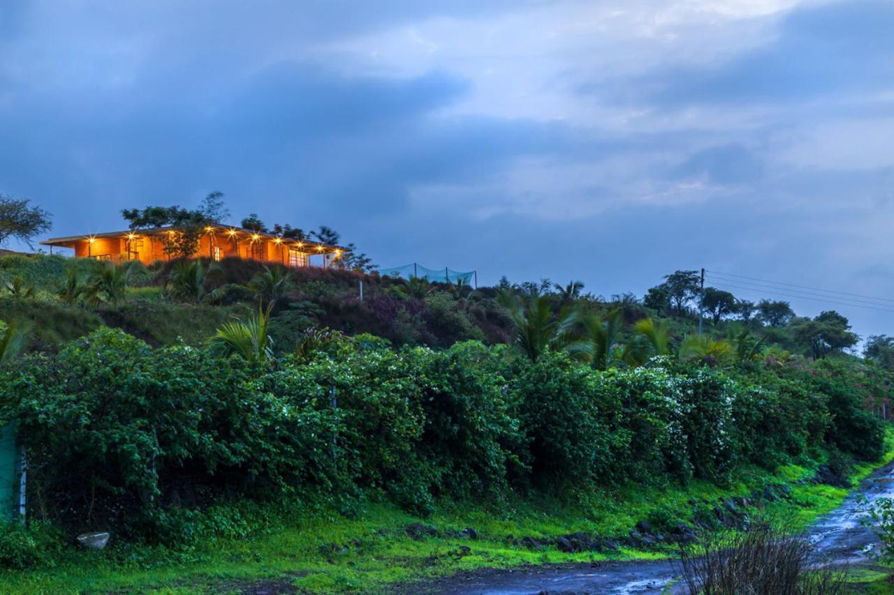 Saffronstays Zen, Igatpuri - Lake-View Villa With Indoor And Outdoor Games Eksteriør billede