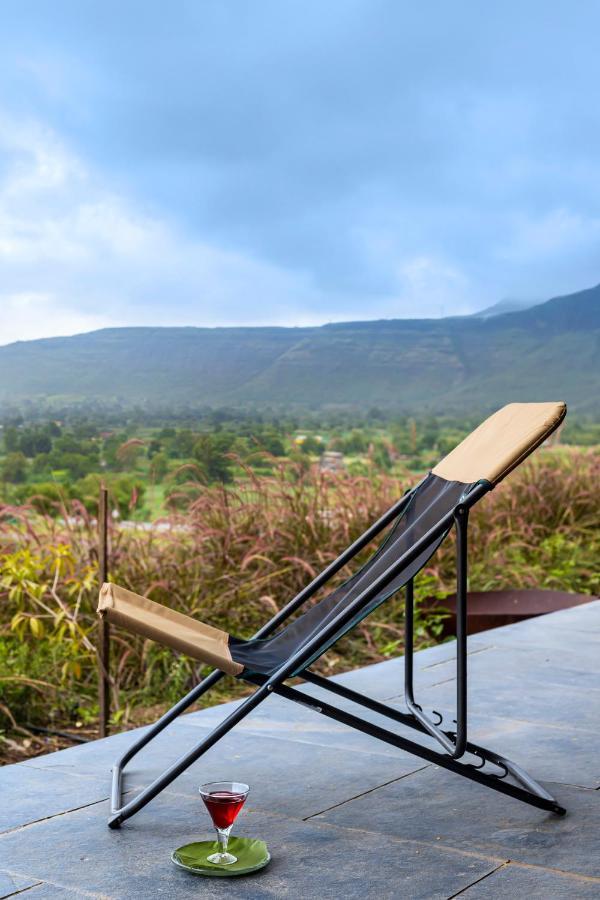 Saffronstays Zen, Igatpuri - Lake-View Villa With Indoor And Outdoor Games Eksteriør billede