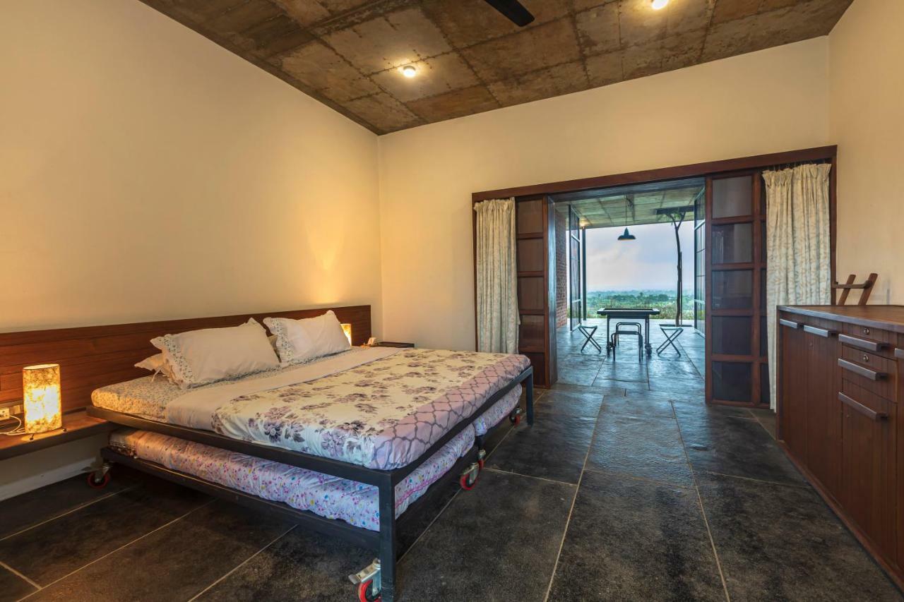 Saffronstays Zen, Igatpuri - Lake-View Villa With Indoor And Outdoor Games Eksteriør billede