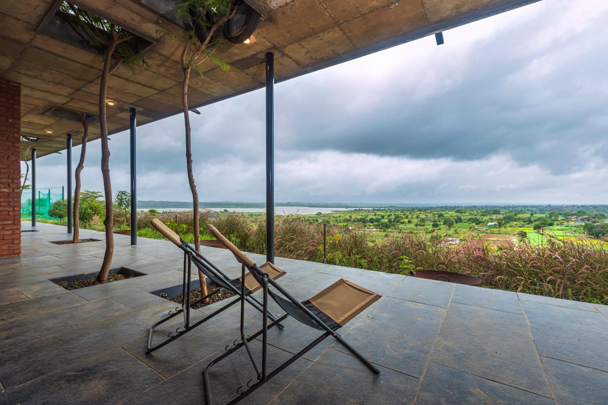 Saffronstays Zen, Igatpuri - Lake-View Villa With Indoor And Outdoor Games Eksteriør billede